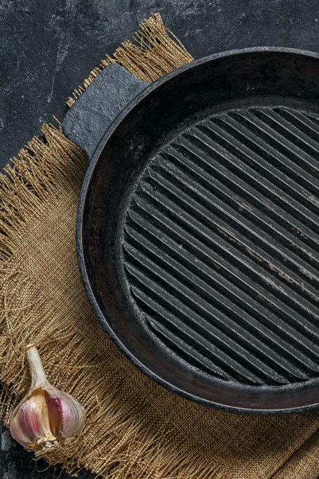 Grill Pan Tips and Tricks: The top-performing grill pans are made from cast iron and have high raised ridges.