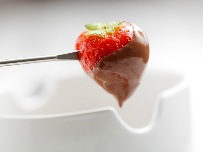 Romantic Desserts: Chocolate fondue is a classic Valentine's Day dessert.