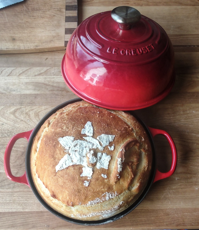 https://chefscornerstore.com/product_images/uploaded_images/le-creuset-bread-oven-post.png