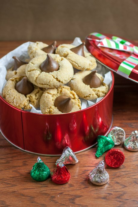 Be sure there aren't any duplicates at your holiday cookie exchange. While we wouldn't turn up our noses at dozens of chocolate chip cookies, the point of a holiday cookie exchange is to end up with a variety of cookies.