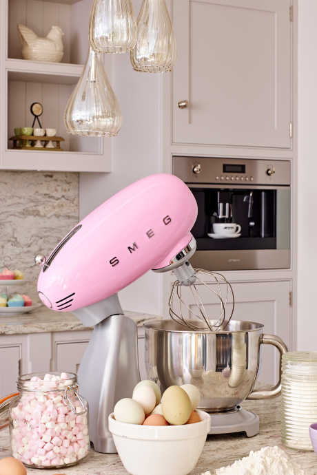 SMEG Stand Mixer: Watch your ingredients as they mix, and use your judgment on how well they’re mixing and how hard your mixer is working. The SMEG mixer is a powerhouse, but it’s essential to use the right attachment for the job.