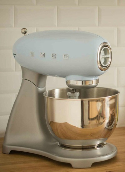 Stand Mixer vs. Hand Mixer: SMEG stand mixers have a retro aesthetic that will look great on your kitchen counter